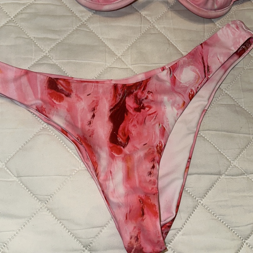 Shein bikini - Picture 2 of 3
